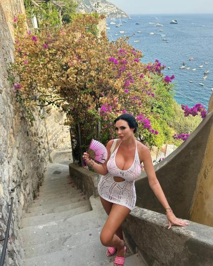 Yvonne Bar photo 55703