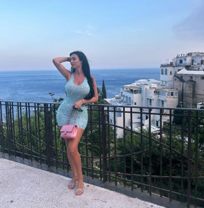 Yvonne Bar photo 55705