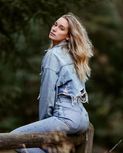 Brianna Mellon photo 258995