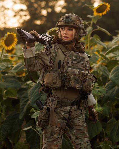 Kindly Myers photo 55885