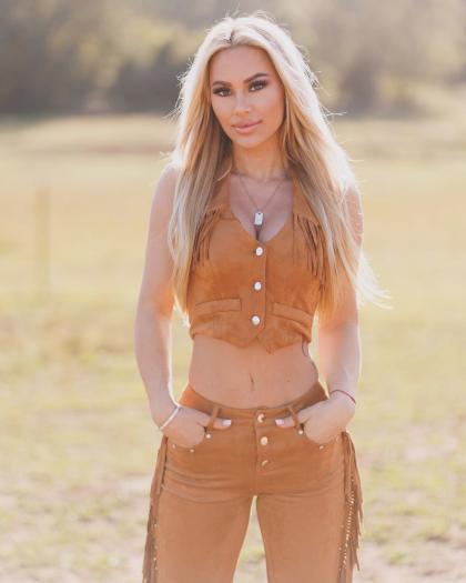 Kindly Myers photo 55907