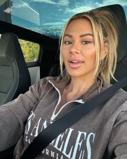 Kindly Myers photo 55929