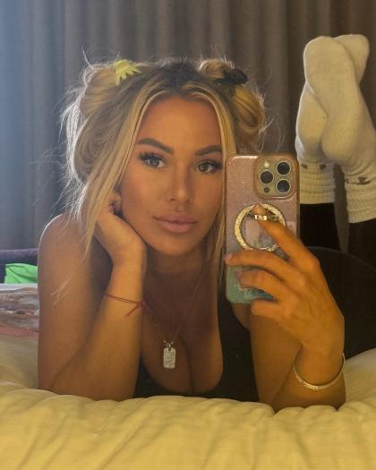 Kindly Myers photo 55955