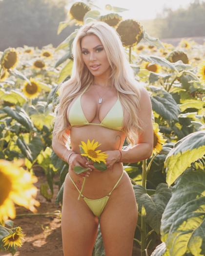 Kindly Myers photo 55966