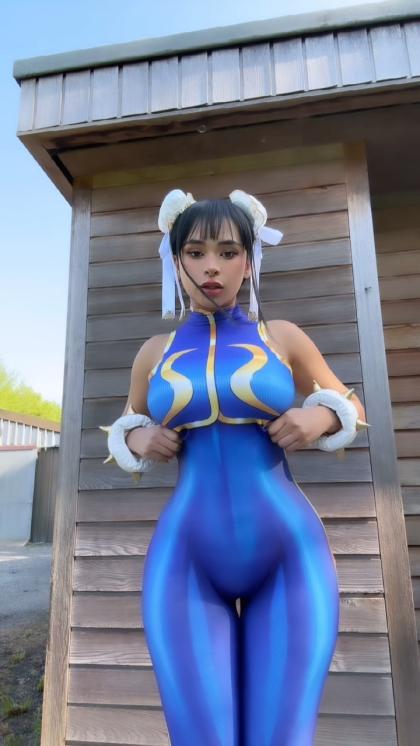 Leila Santese photo 2403