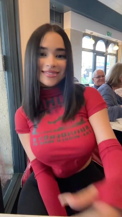 Leila Santese photo 2404