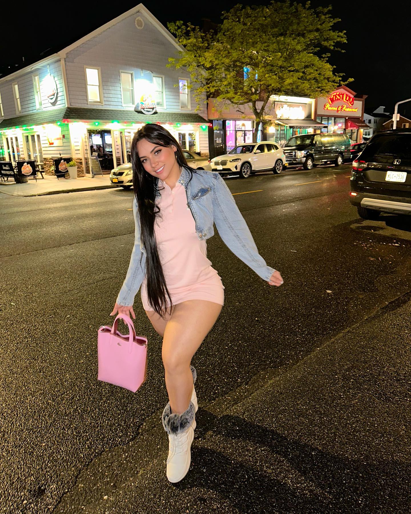 Mirbelys Pineda #56634