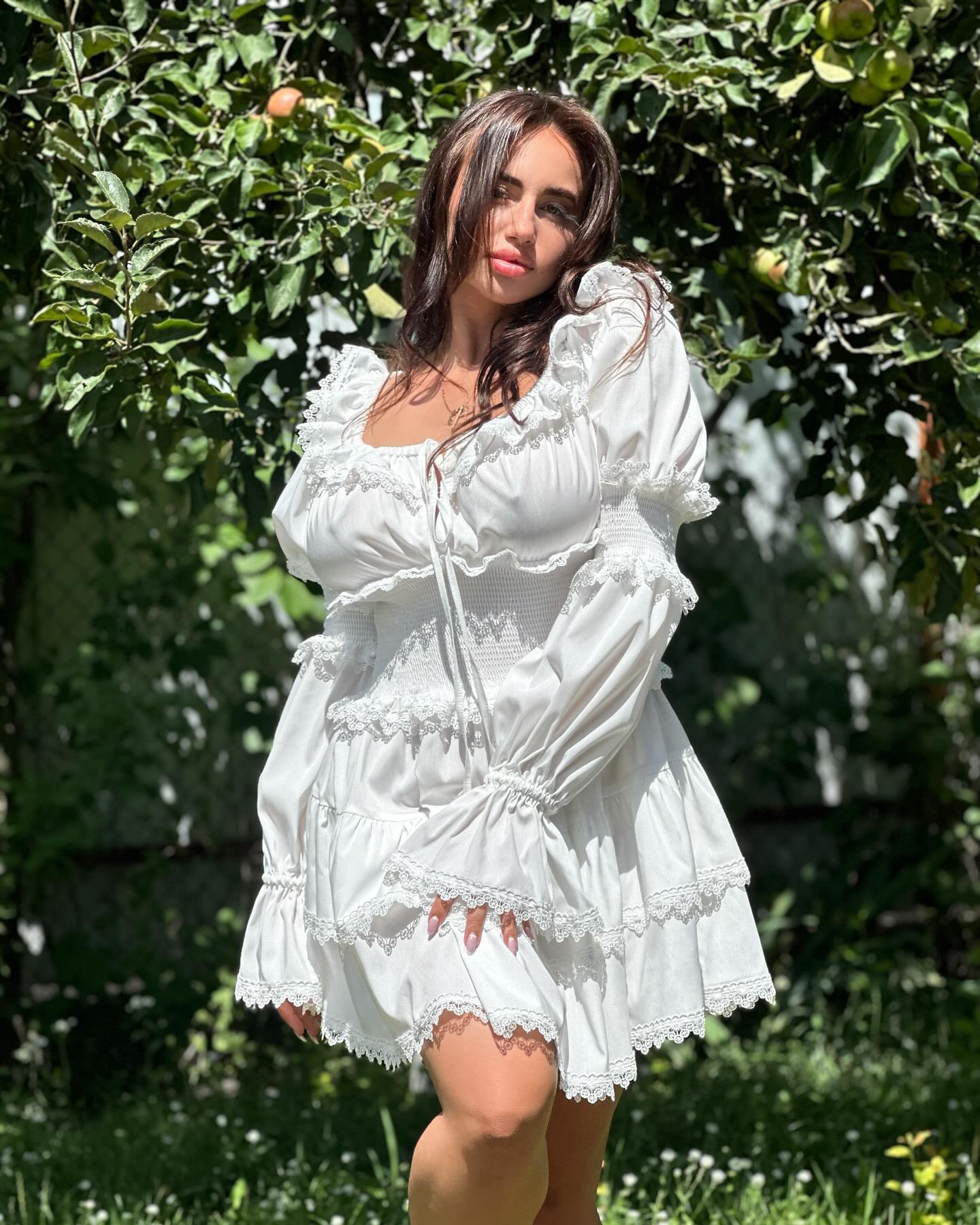 Elizabeth Todorova #23905