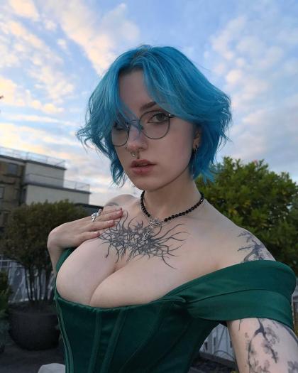 Lyra Crow