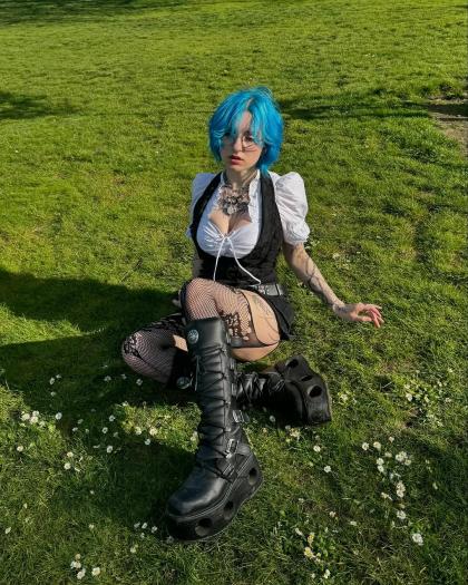 Lyra Crow