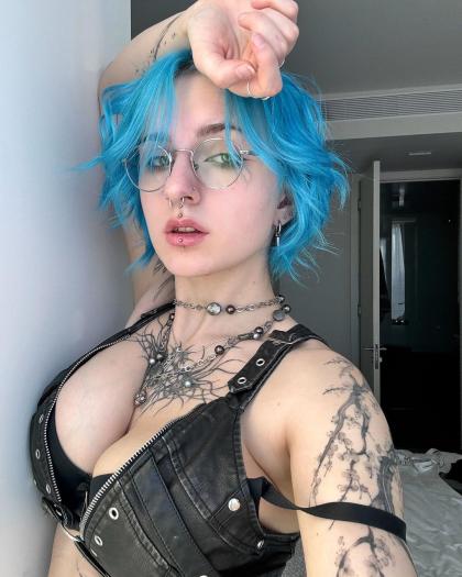 Lyra Crow