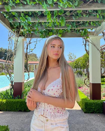 Victoria Rozmajzl photo 24508