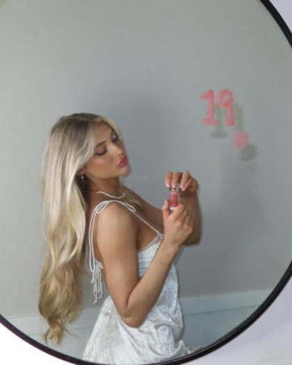 Victoria Rozmajzl photo 24528