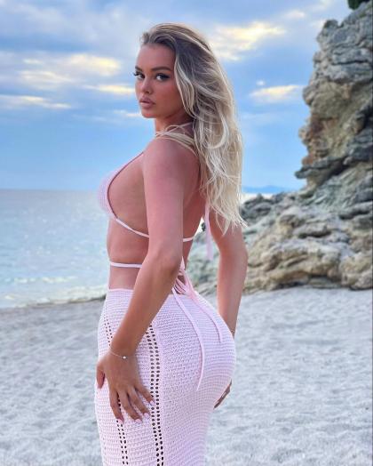 Uresa Zogu photo 25444