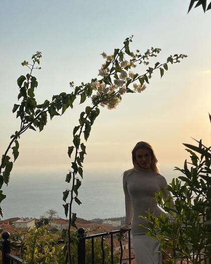 Uresa Zogu photo 25474