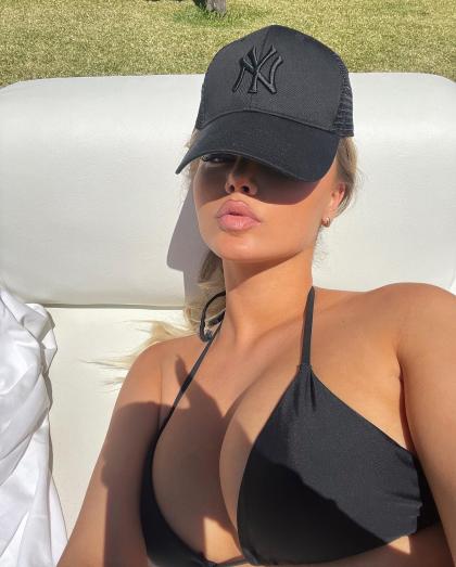 Uresa Zogu photo 25649