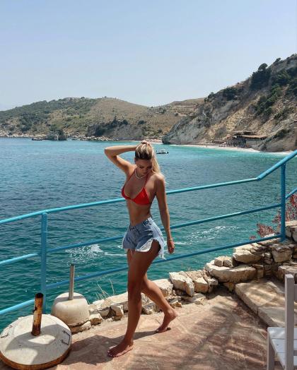 Uresa Zogu photo 25666