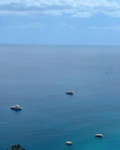 Uresa Zogu photo 25676