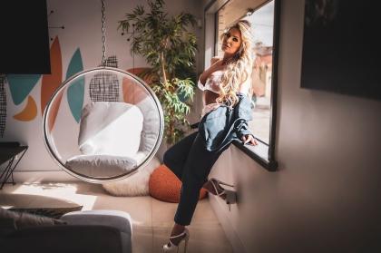 Melissa Hutchison photo 26151