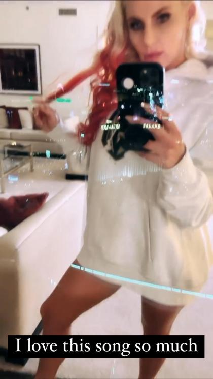 Melissa Hutchison photo 26159