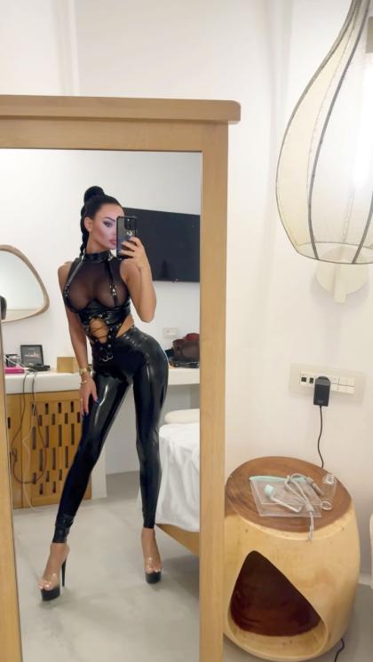 Evil Woman photo 2744