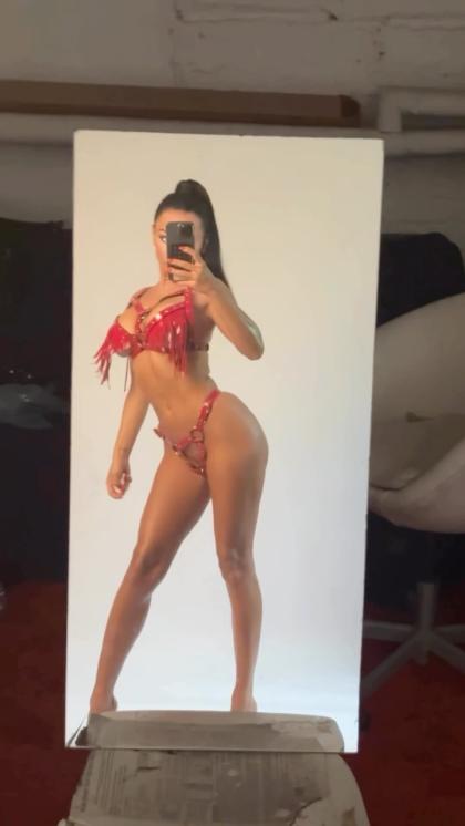 Evil Woman photo 2749