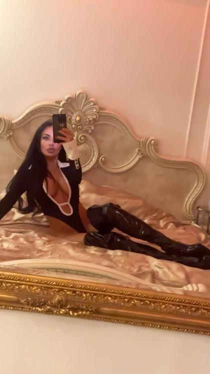 Evil Woman photo 2750