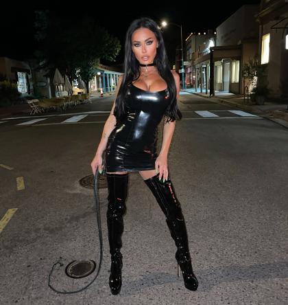 Evil Woman photo 2751