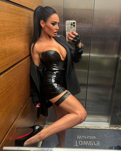 Evil Woman photo 2783