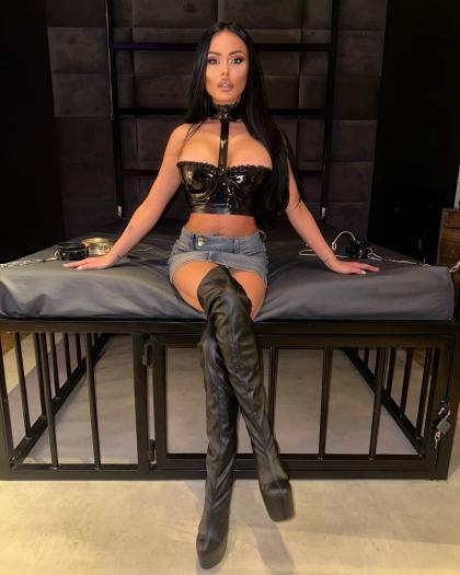 Evil Woman photo 2816