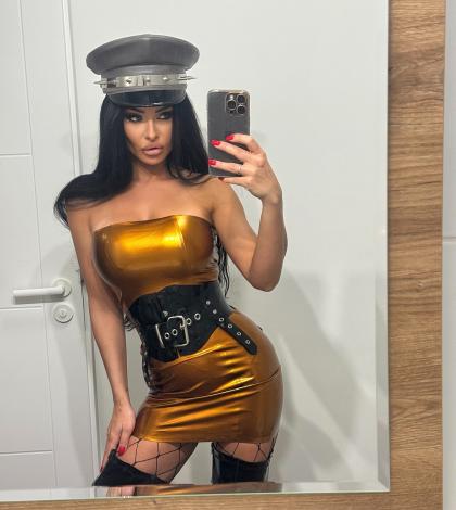 Evil Woman photo 2821