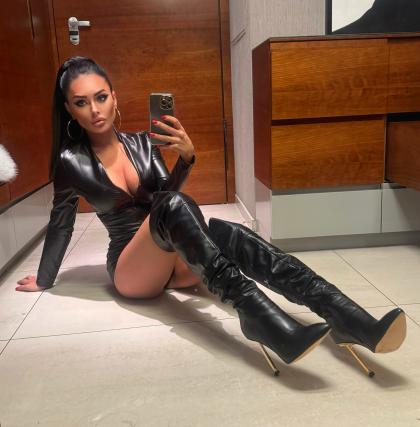 Evil Woman photo 2839