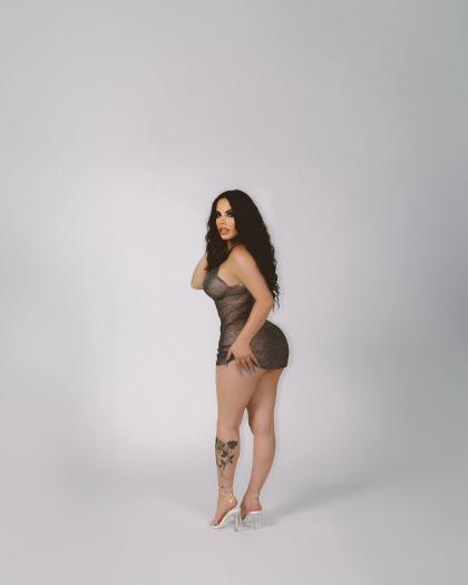 Lizbeth Rodriguez photo 26363