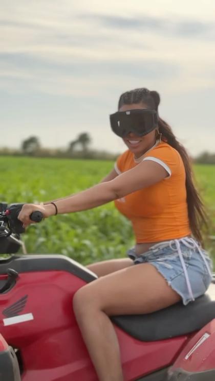 Luna Star photo 26436