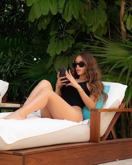 Yanet Garcia photo 27351