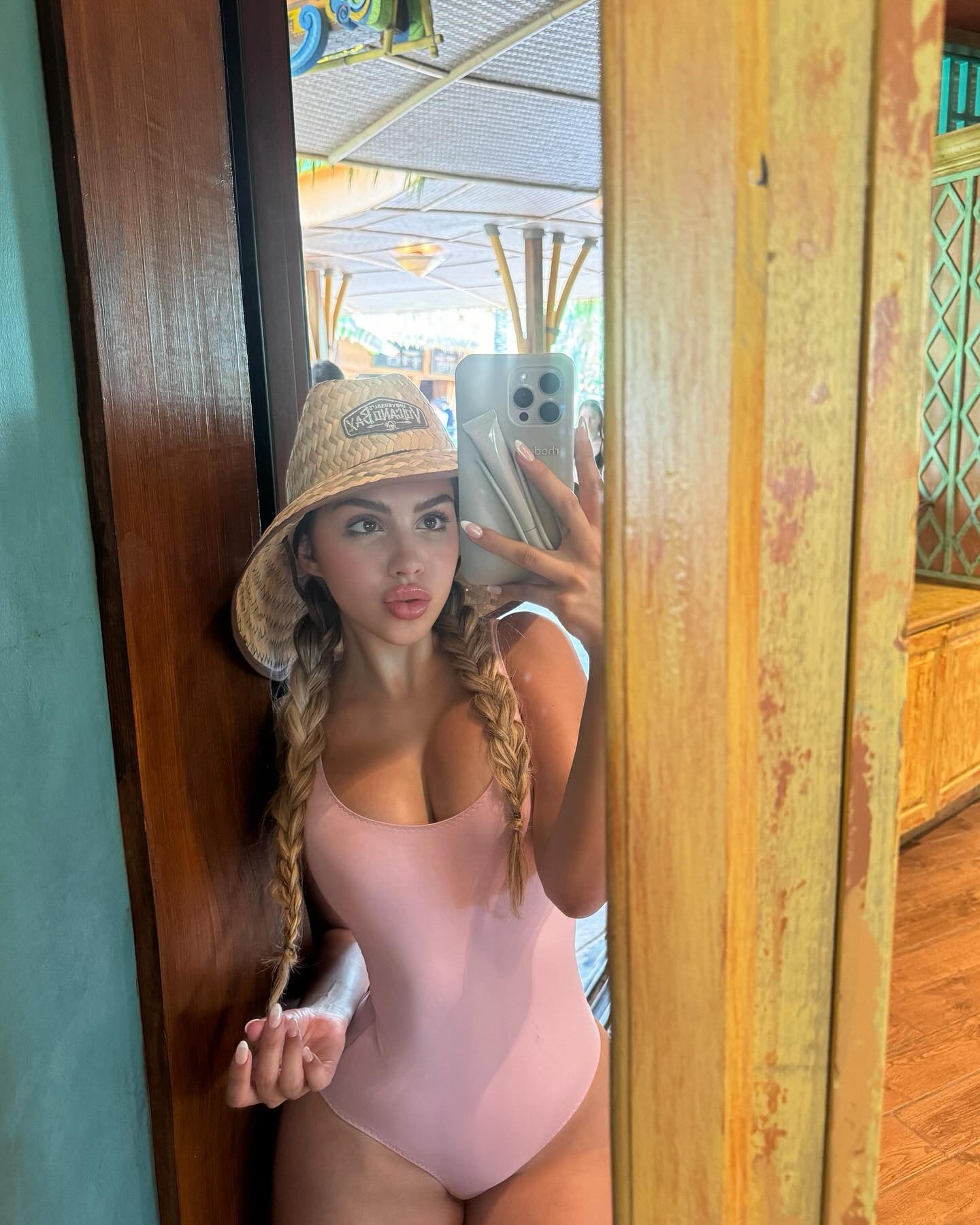 Alexa Dellanos #27627