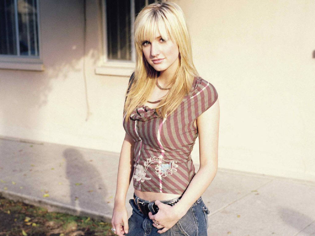 Ashlee Simpson #71090