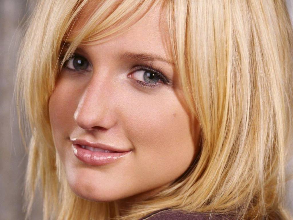 Ashlee Simpson #71109