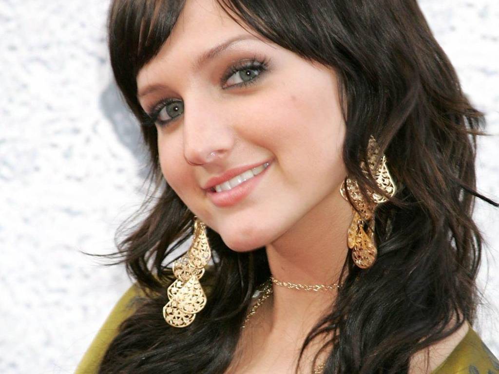 Ashlee Simpson #71111