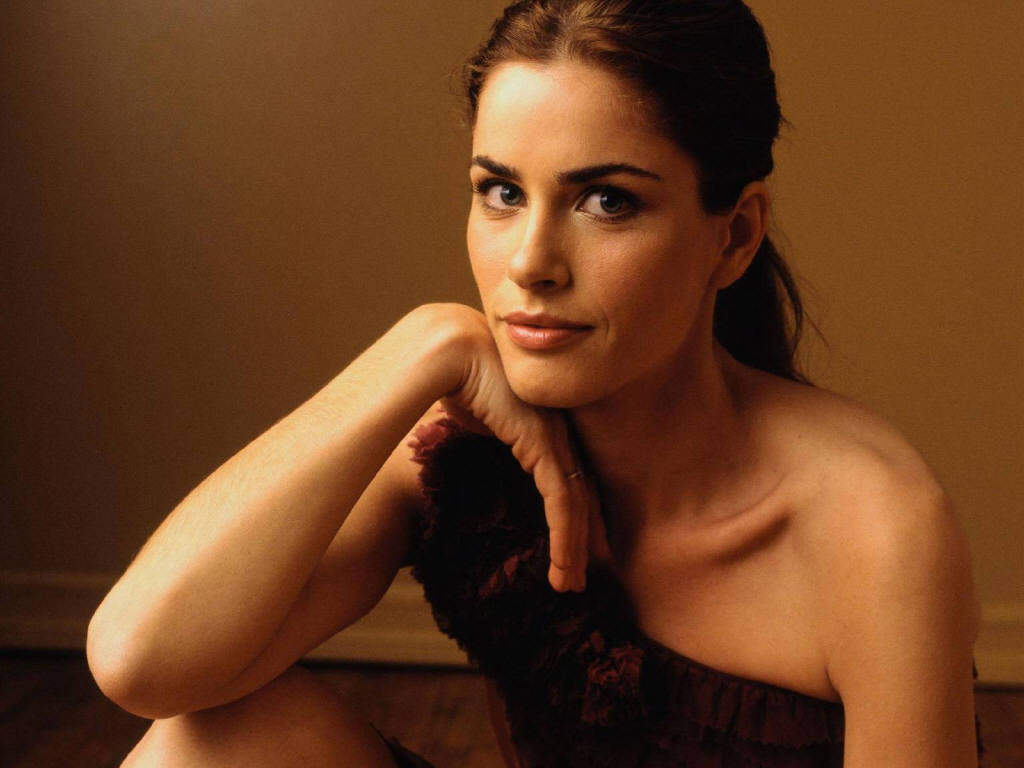 Amanda Peet #60679