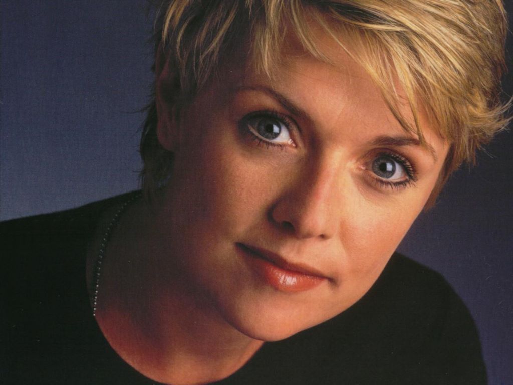 Amanda Tapping #60689