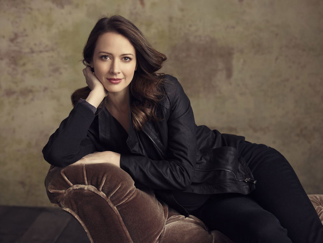 Amy Acker #97313