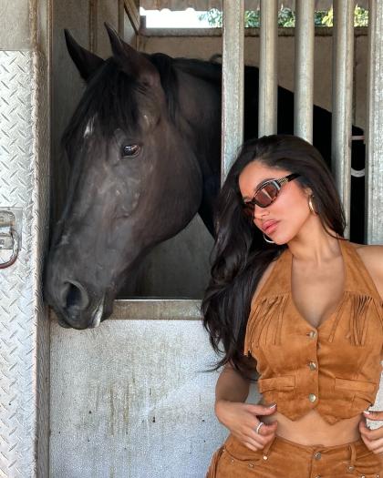 Janet Guzman photo 421