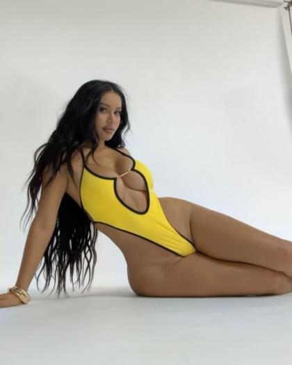 Janet Guzman photo 423