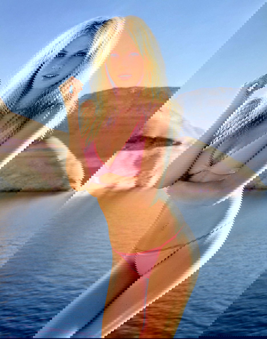 Angela Lindvall #97536