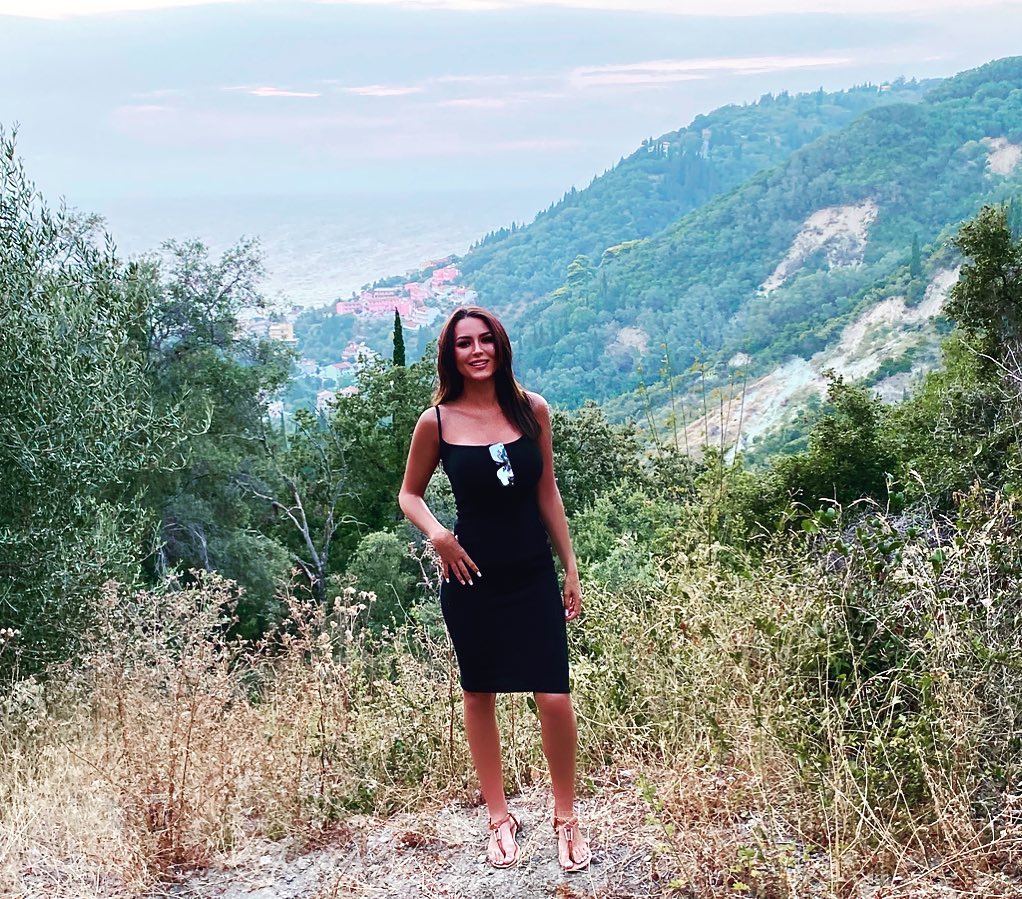 Hollie Louise Brown #3944