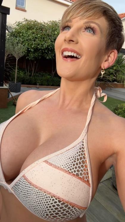 Hannah Brooks photo 62272