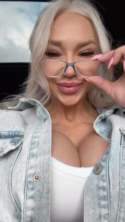 Karen Orlena Wall photo 62716