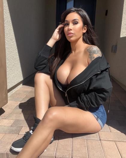 Savanna Santos photo 62881