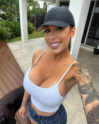 Savanna Santos photo 62890